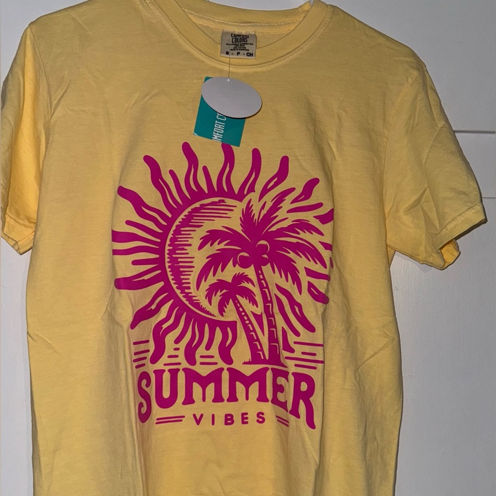 Comfort Color Tshirt Size Small. Bright Yellow. NWT